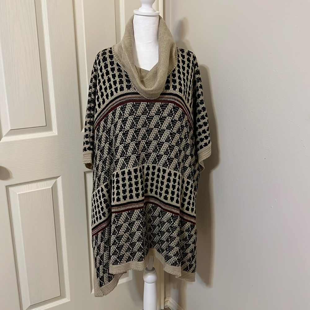 Women’s stylish poncho